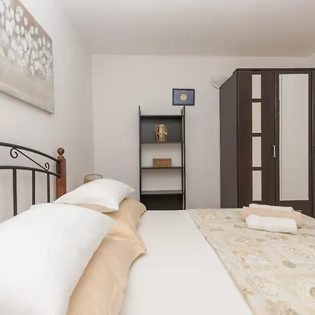 Pihler Apartment